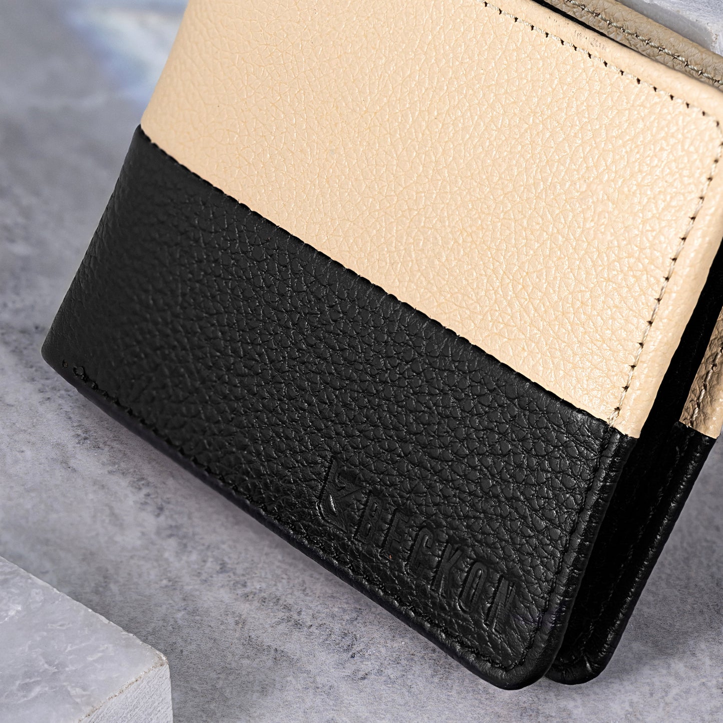 Beckon Horizon Bifold Wallet For Men | Coin Pocket, Cash & Card Slots